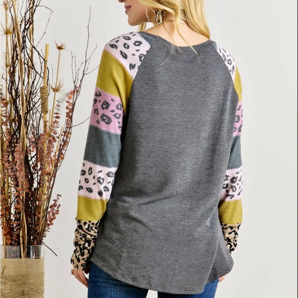 Animal Printed Top - Picture 2 of 2